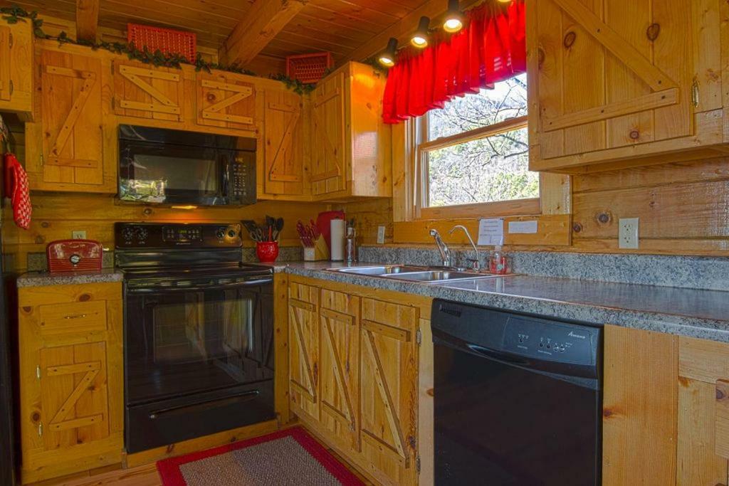 Above All Sevierville Exterior photo